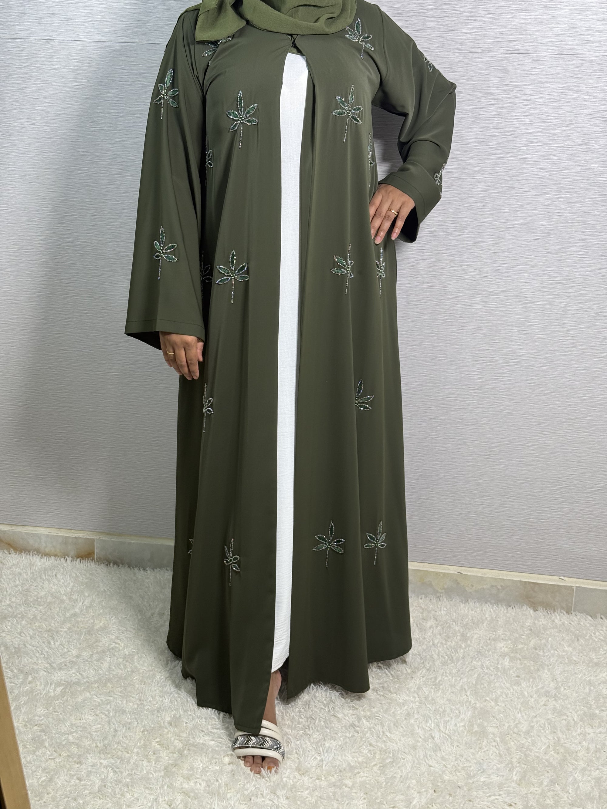 طقم عباية زيتوني R003