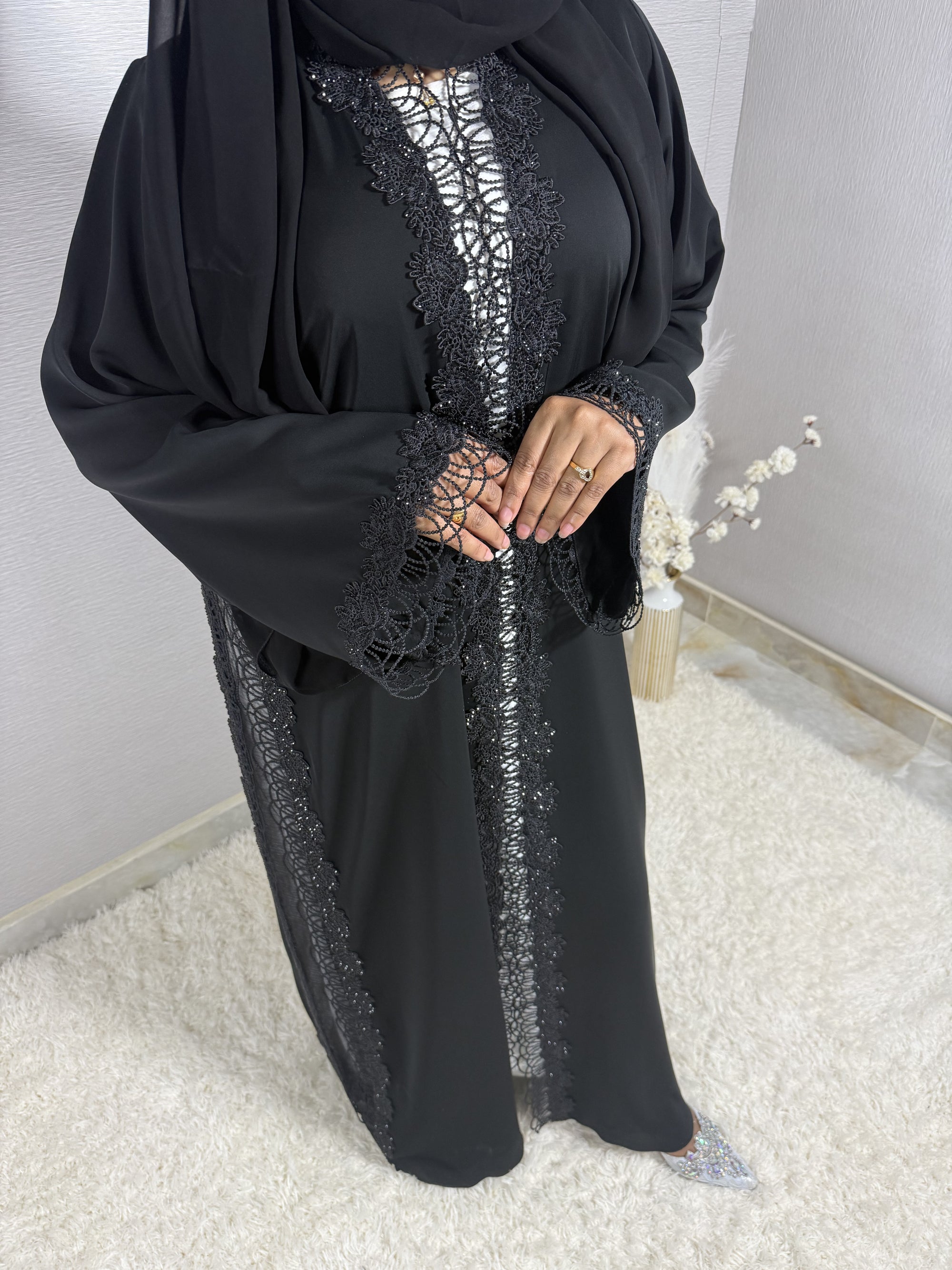 طقم عباية سوداء R006