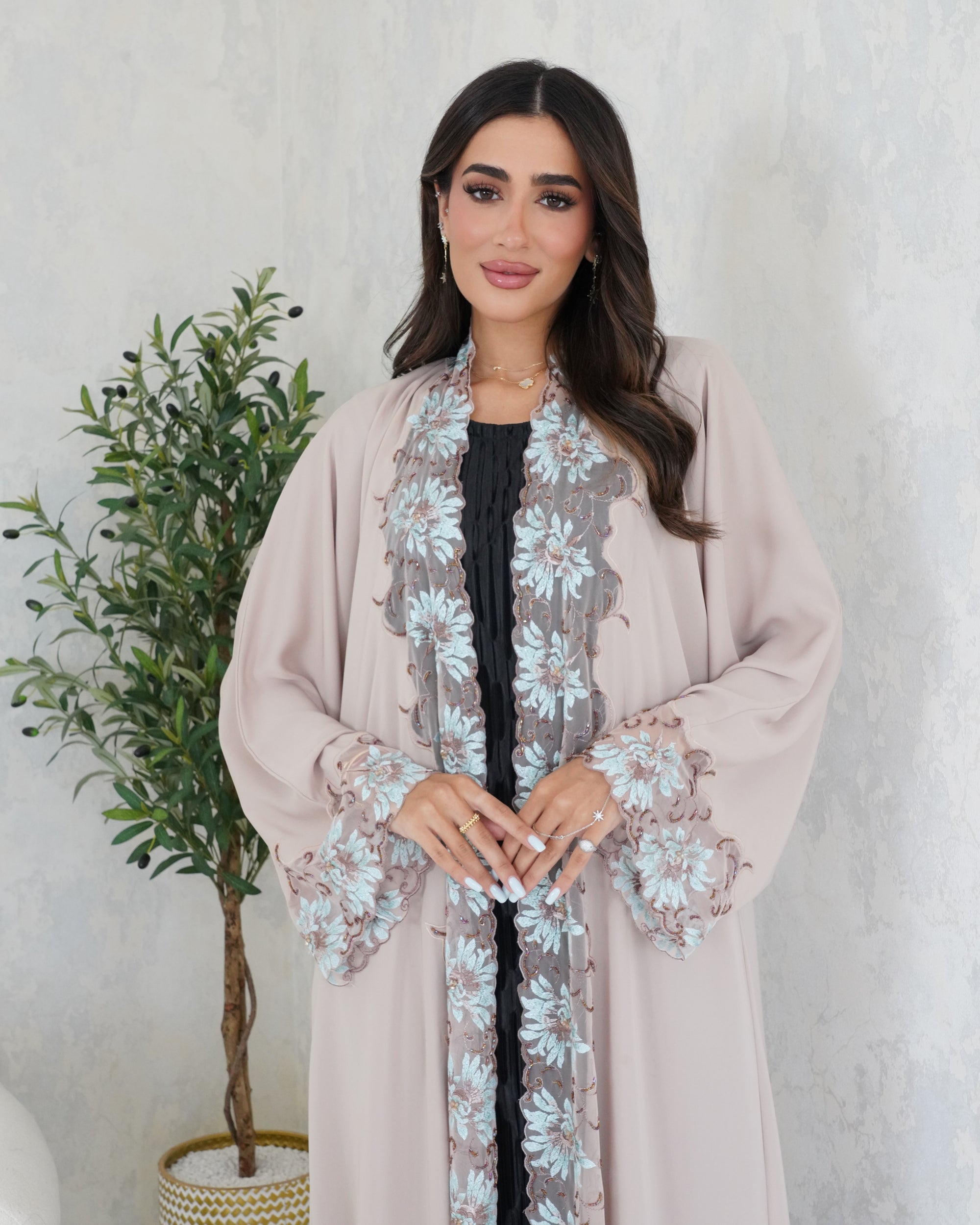 طقم عباية بيج R027