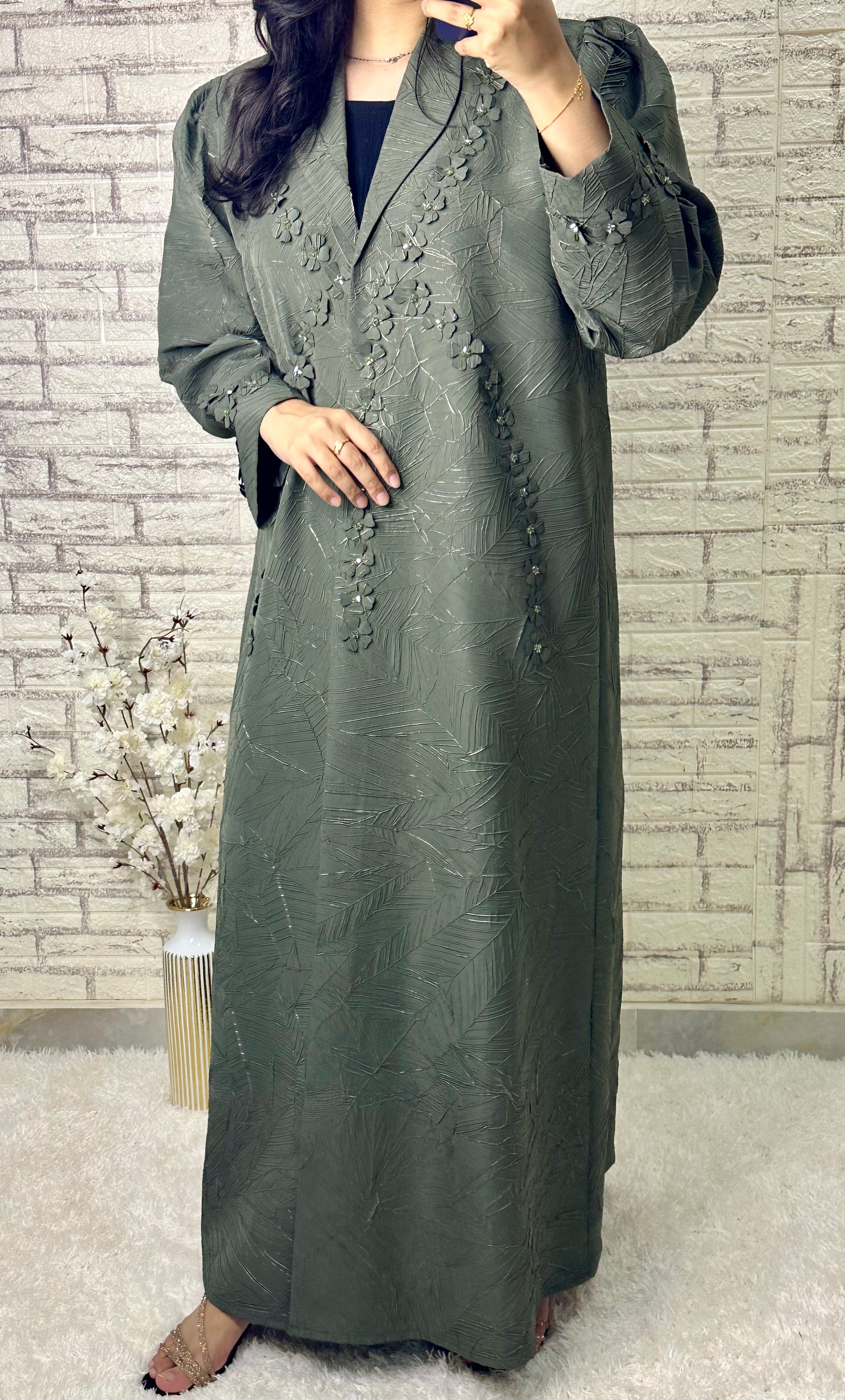 طقم عباية R022 باللون الزيتوني
