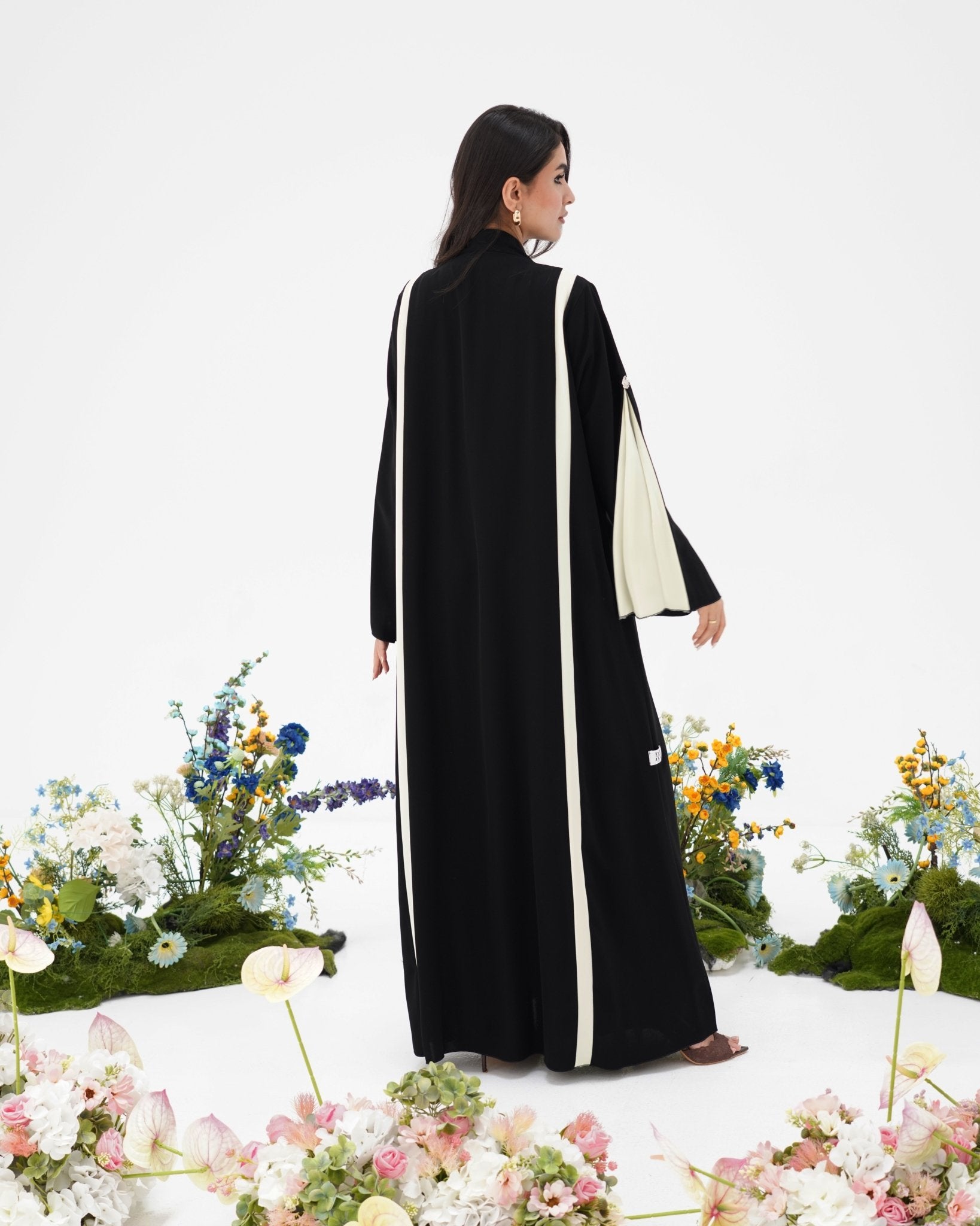 R297 Stylish cutting Model black and beige Abaya Abaya for Women UAE – Abaya – Rutba Fashion Abaya