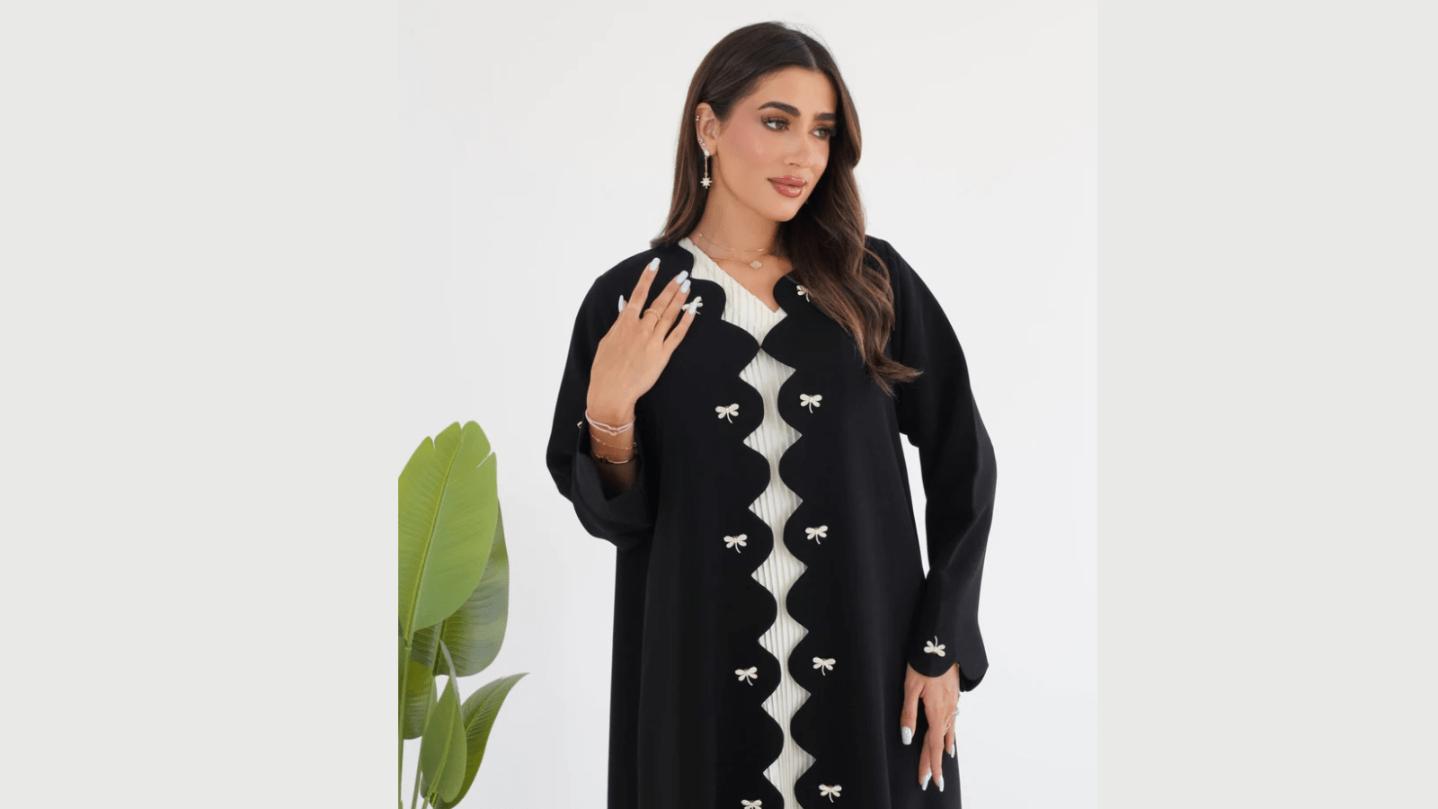 Abaya Fashion in UAE 2026: Top Trends, Styles & Modest Wear Guide - Rutba Fashion Abaya