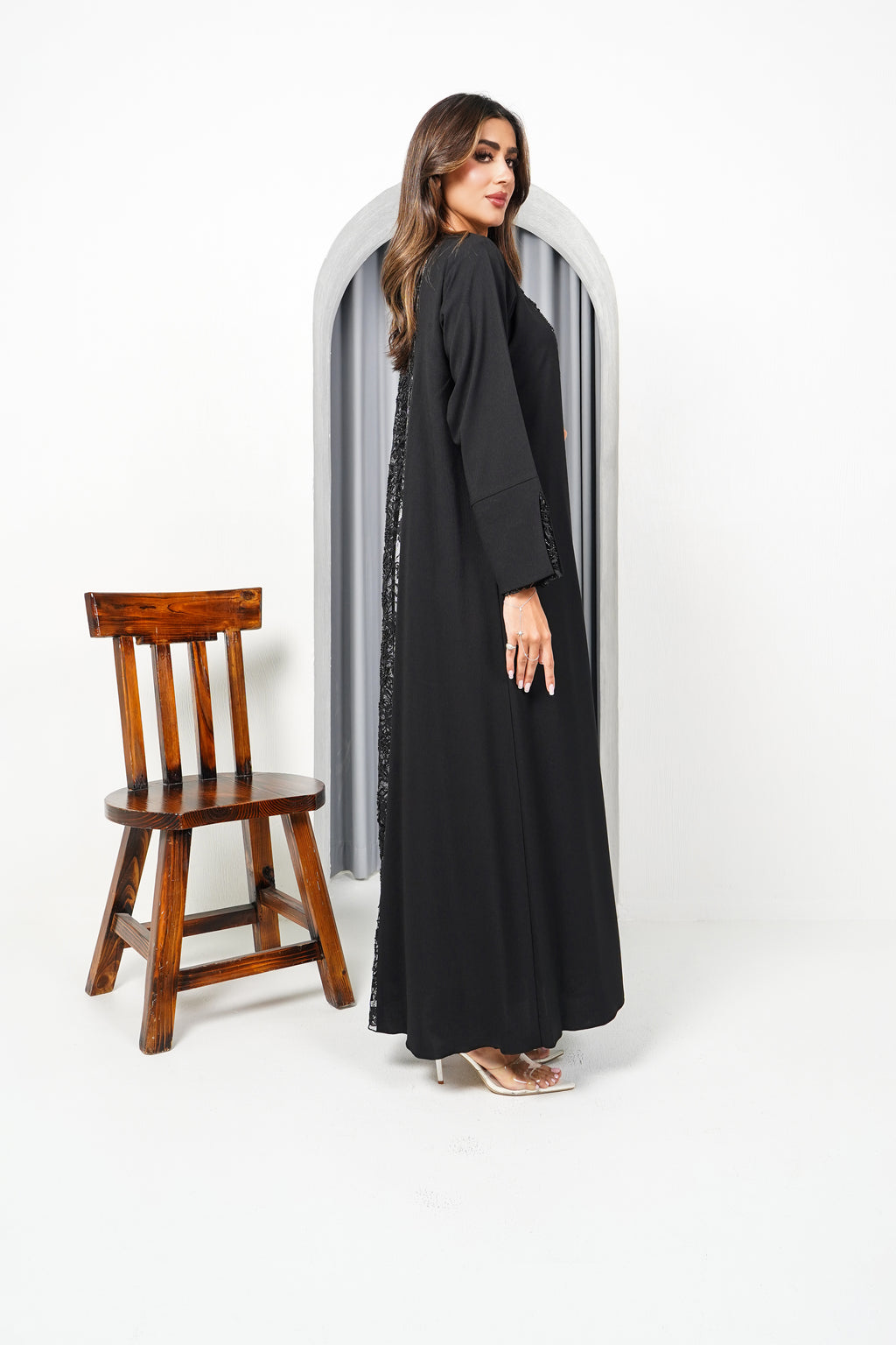 R194 Black elegant  Abaya Set