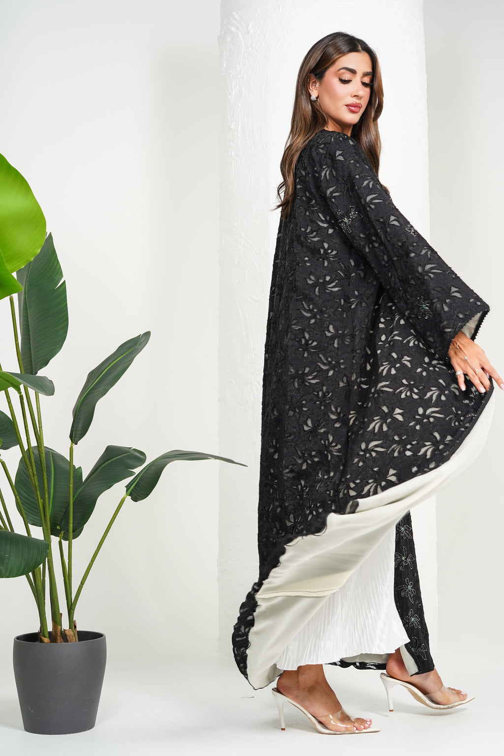 R210  Black  Classic  Abaya Set