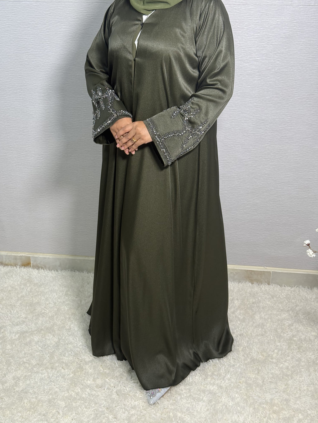 طقم عباية زيتوني R011