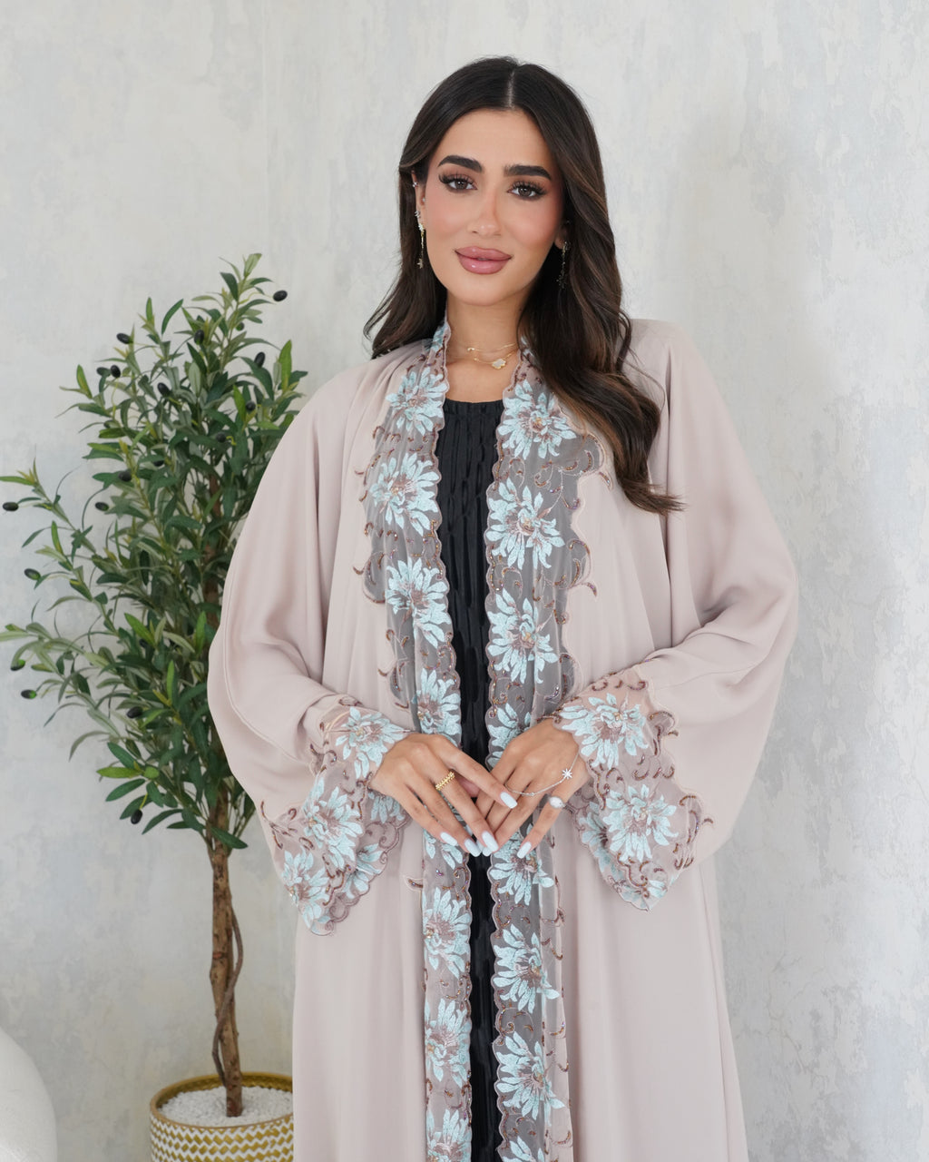 طقم عباية بيج R027