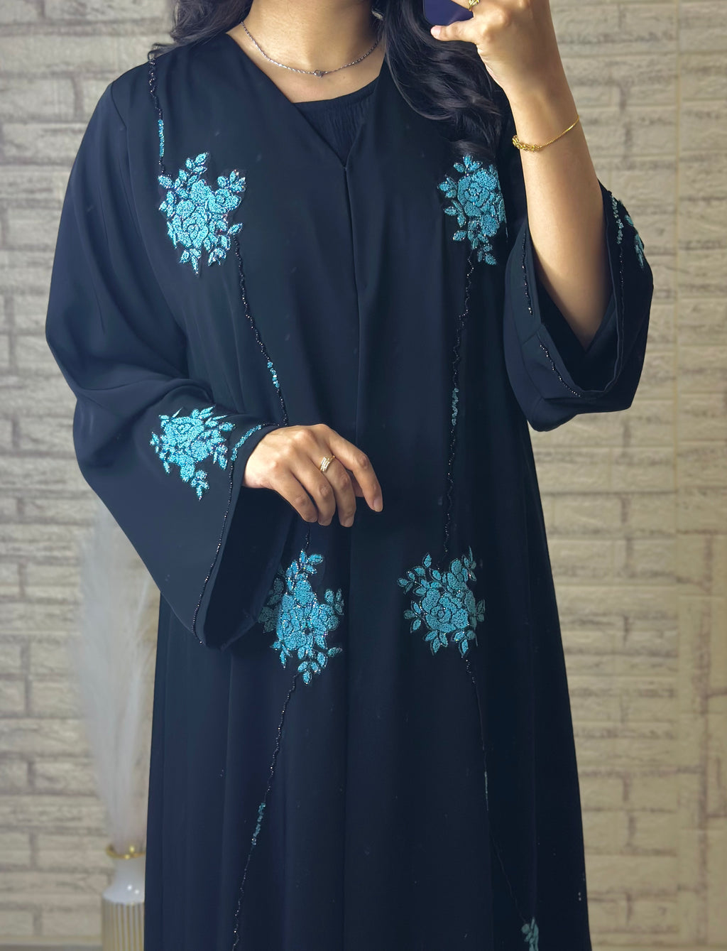 طقم عباية سوداء R020
