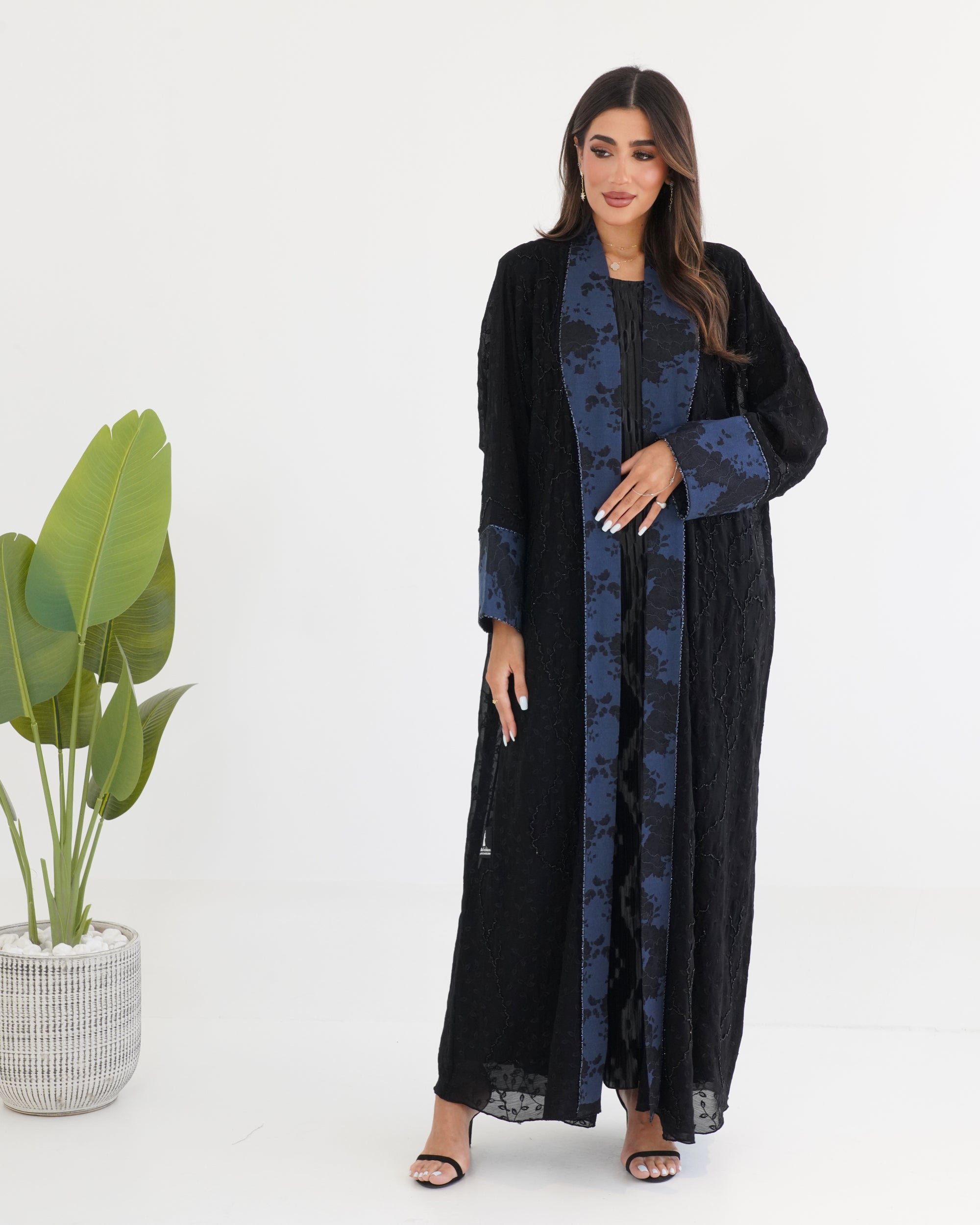 R113  Black Abaya Set