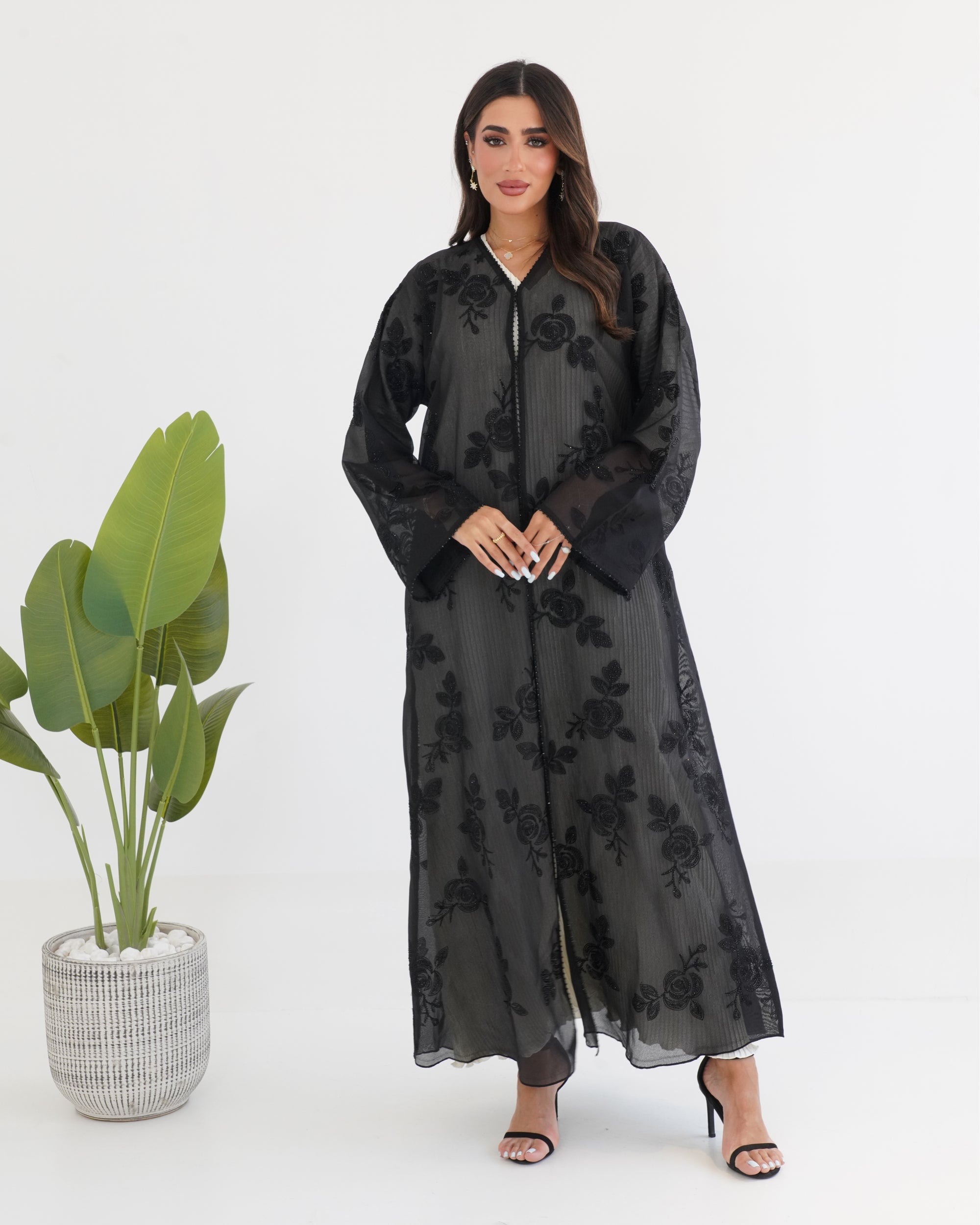 R116 Black Elegant Abaya Set