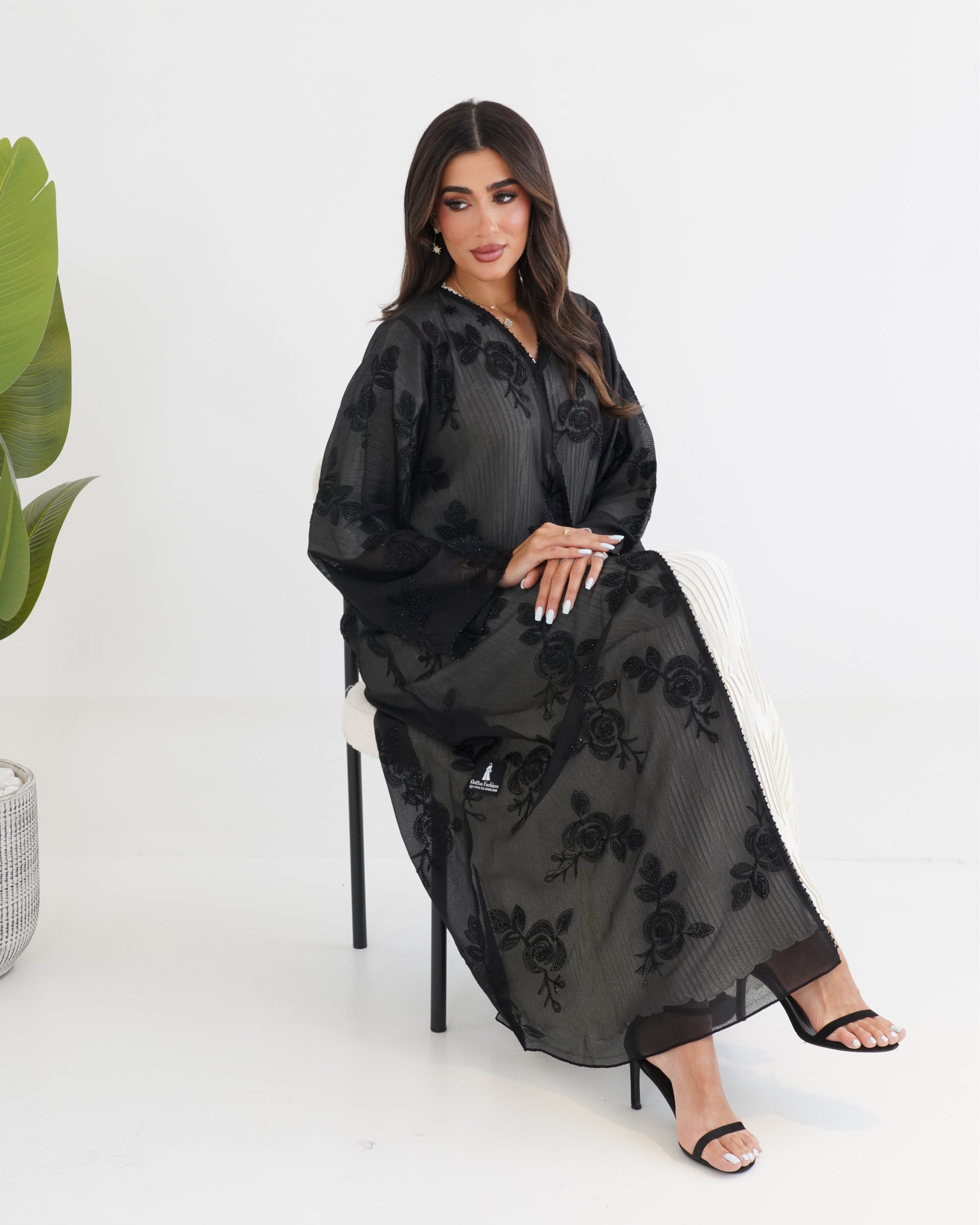 R116 Black Elegant Abaya Set