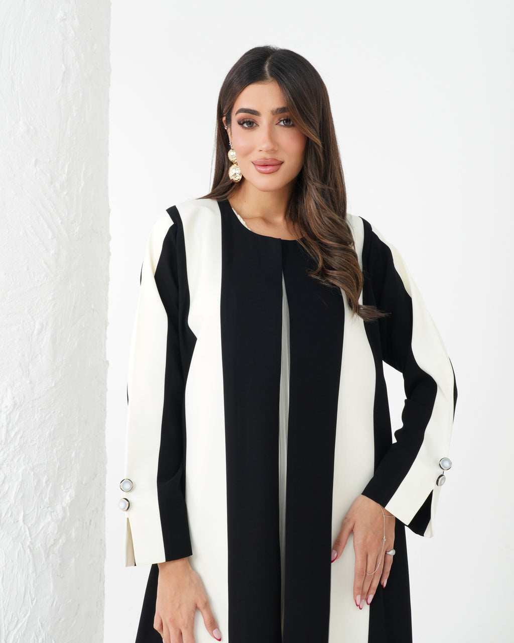 R175 Black And White Exclusive Designer  Abaya Set