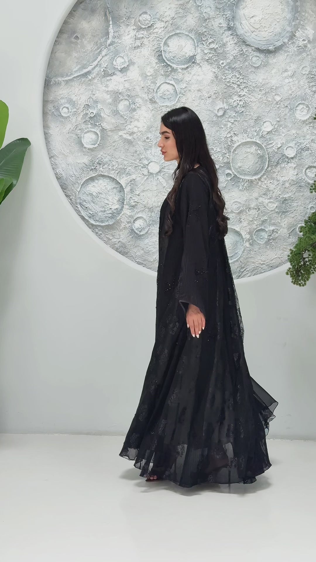 R321 Luxurious Chiffon Gulf Model Black Abaya
