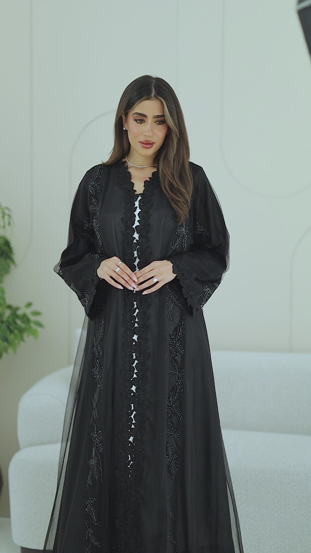 R275 | Stylish Cutting-Edge Abaya