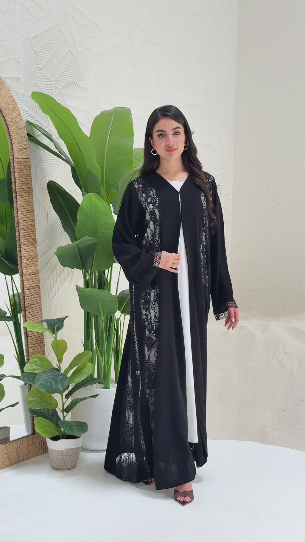 R299 Francy Dantel with stone Elegant Abaya