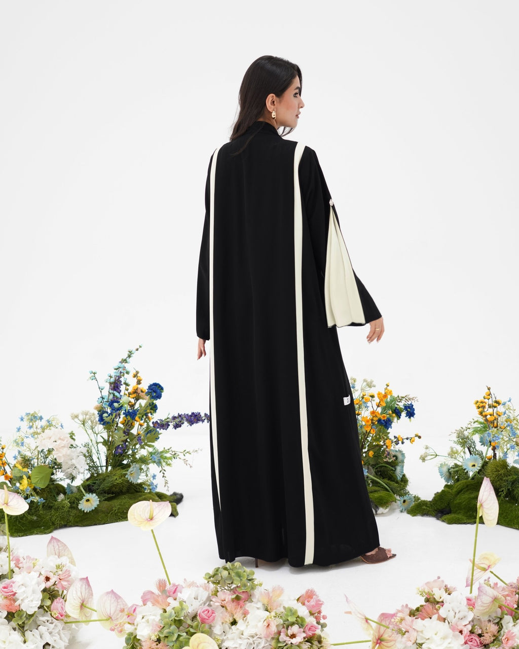 R297 Stylish cutting Model black and beige Abaya Abaya for Women UAE – Abaya – Rutba Fashion Abaya