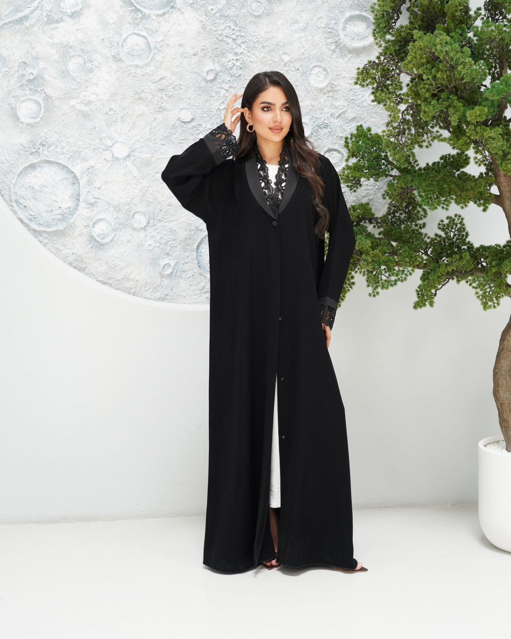 R317 Luxurious Modern coat model Black Abaya Abaya for Women UAE – Abaya – Rutba Fashion Abaya